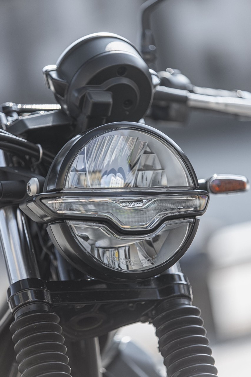 Moto Guzzi V7 Centenario e Triumph Street Twin: questione di PEDIGREE